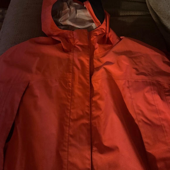 LL BEAN rain jacket coral orange cinched hooded super nice size medium - Picture 5 of 5